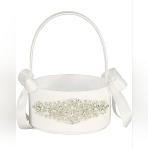 Lapuda flower girl basket